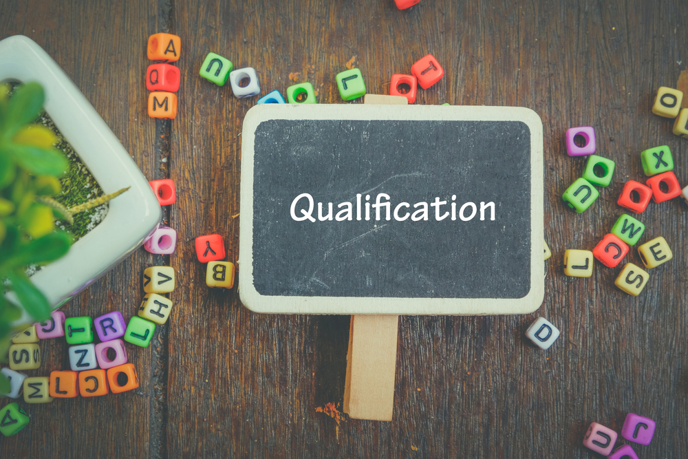 笑っている女性